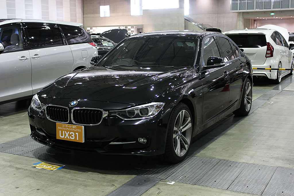BMW・320 F30 by サウンドカーペンター