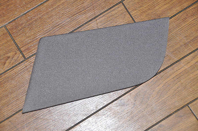 スピーカーグリルの加工