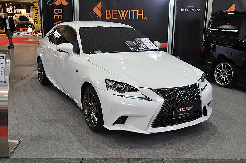 LEXUS IS300h by VIBES