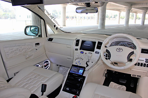 カスタム・オーディオマシン Special Feature !! #2: TOYOTA・ALPHARD 