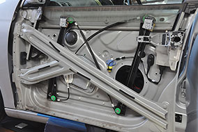 不定期・気分次第連載::ゆるゆるMycar-lifeデモカー製作記 #3: <span>開けてビックリなクルマ</span><br />#2