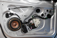 不定期・気分次第連載::ゆるゆるMycar-lifeデモカー製作記 #4: <span>いざ、装着！</span><br />#2
