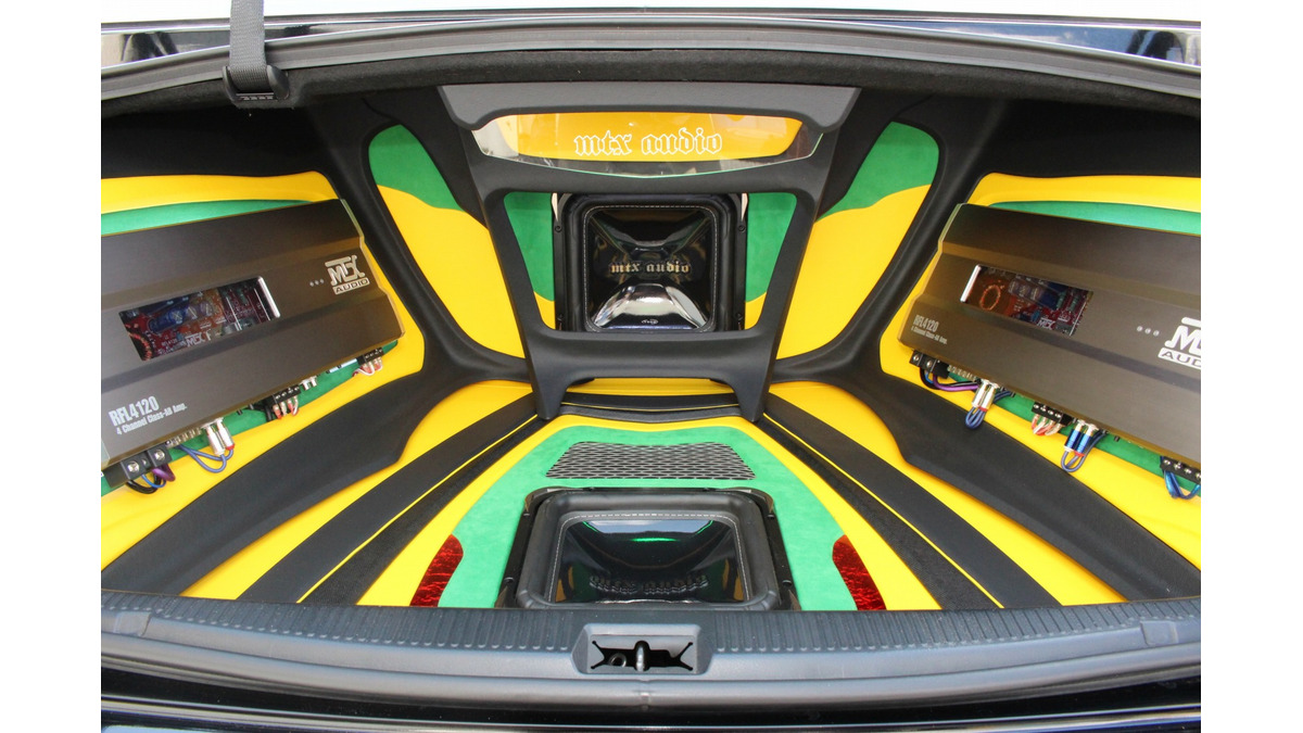 カスタム・オーディオマシン SpecialFeature!! TOYOTA CROWN（オーナー