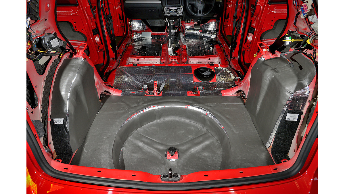 カーオーディオを楽しみたいと思ったら プロショップ へgo Part6 プロは 車内静音化 も得意 Push On Mycar Life