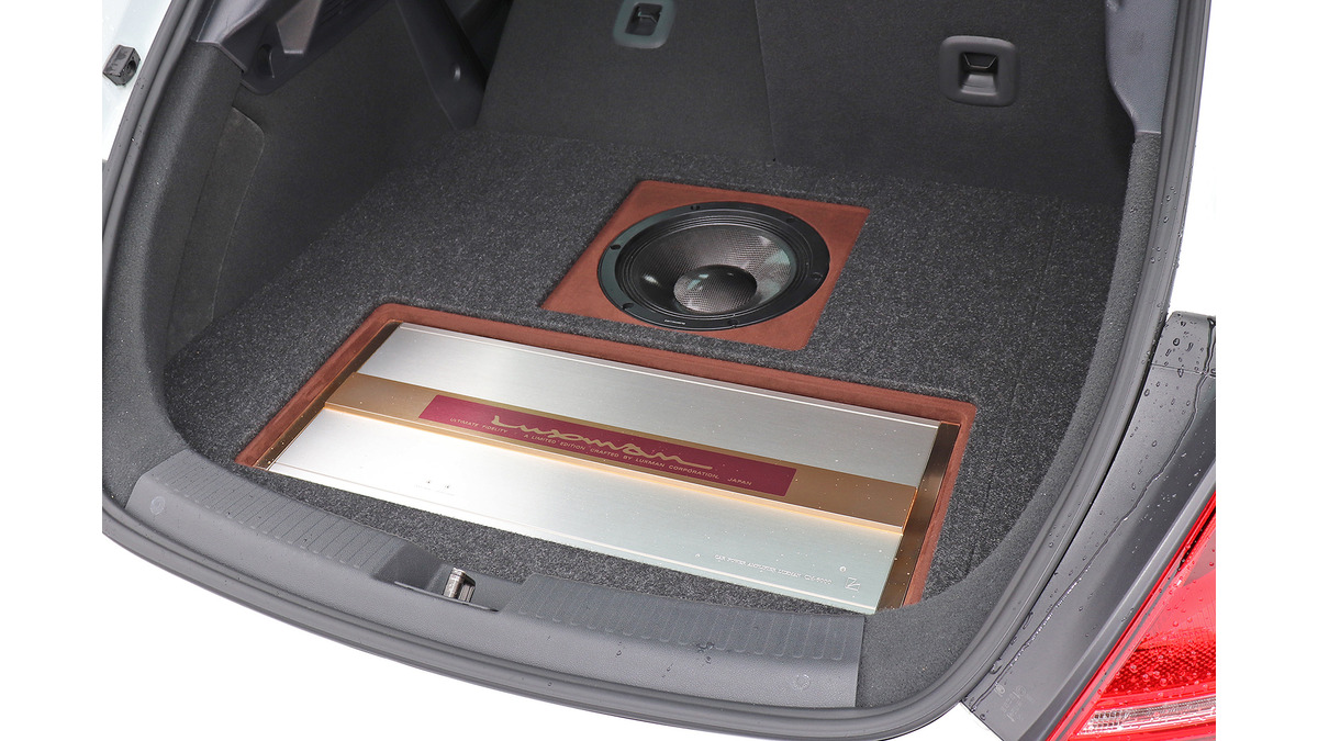 DS800X4 タランプスアンプ 4チャネル 2Ωカーオーディオ外向き