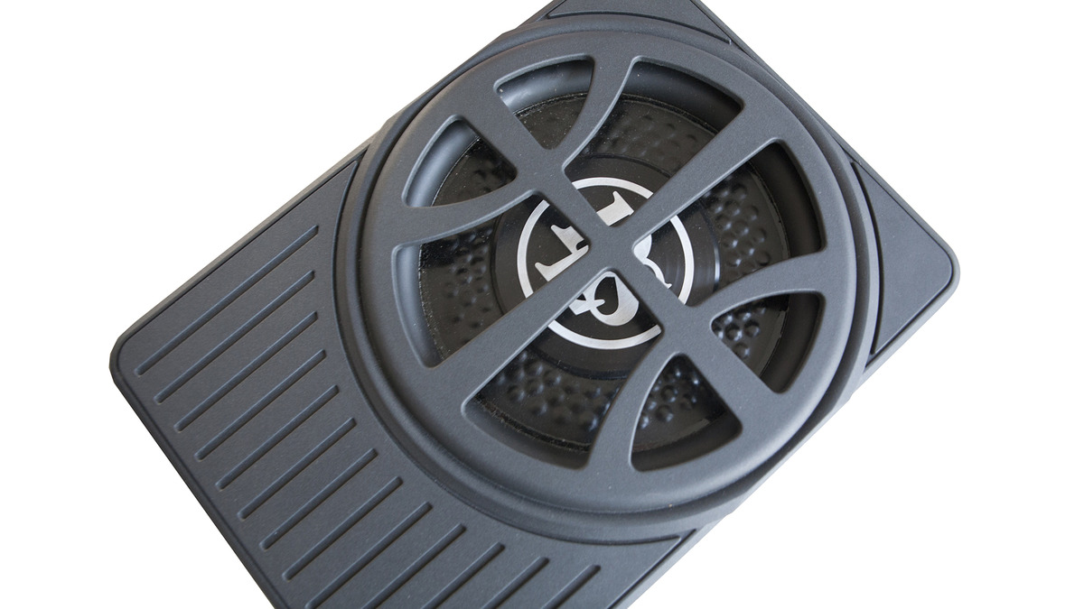 パワードサブウーファー”選びでは、“合理性”を重視!? 「プロ直伝! カー