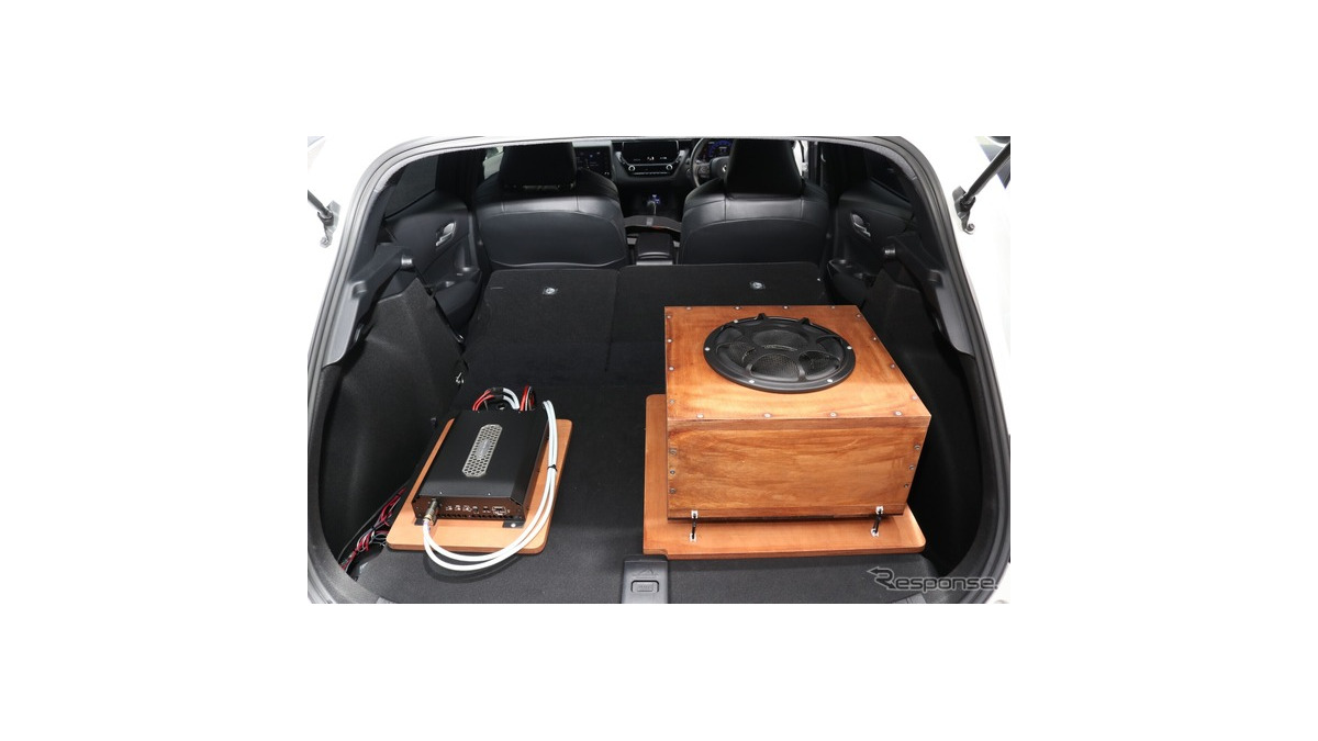 らっしーカローラスポーツ トランクオーディオ ラゲッジオーディオ