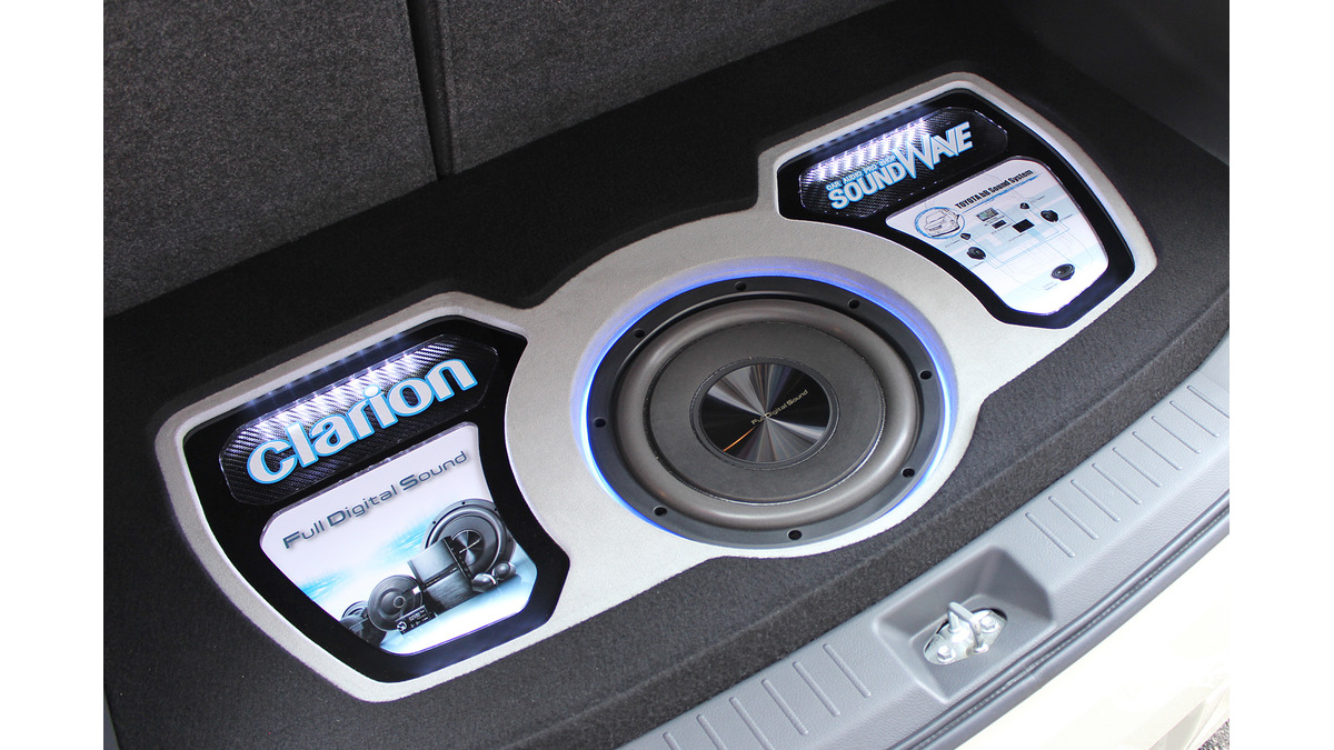 その音に、プロは何を見い出すのか…。革新のニューカーオーディオ 