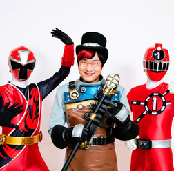 『手裏剣戦隊ニンニンジャーVSトッキュウジャー THE MOVIE 忍者・イン・ワンダーランド』「ニンニンジャーＶＳトッキュウジャー」製作委員会 (C) テレビ朝日・東映ＡＧ・東映