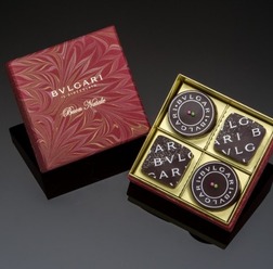 ブルガリ イル・チョコラート チョコレート・ジェムズ「ナターレ・ボックス 2015」(Natale Box)4個入り 4,800円。