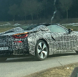 BMWi8ロードスタースクープ写真