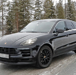 ポルシェマカンスクープ写真