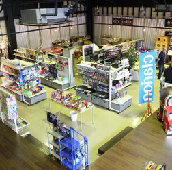 カーオーディオ・プロショップ、“Car's Factory STIL(シュティール)”(山形県)の店内。