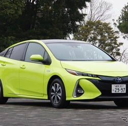 トヨタ プリウスPHV 新型