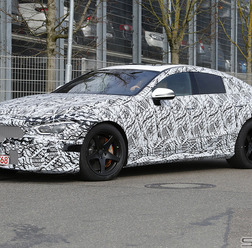 メルセデスAMG GT 4スクープ写真