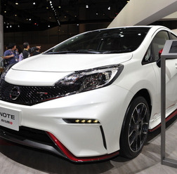 日産 ノートNISMO(東京モーターショー15)