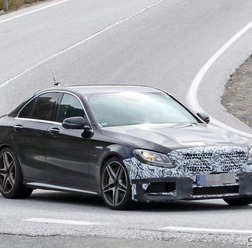 メルセデス AMG C63 セダン　スクープ写真