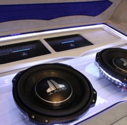 カスタム・オーディオマシン SpecialFeature!! TOYOTA PRIUS(ショップデモカー) by custom&car Audio PARADA 前編