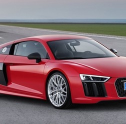 新型 アウディ R8 V10プラス