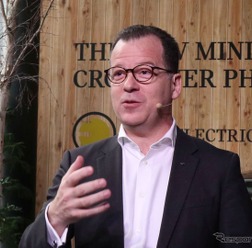 MINI Cooper SE Crossover ALL4発表会