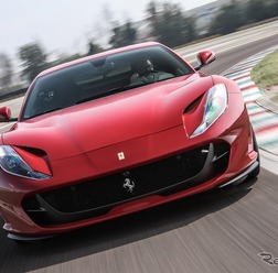 フェラーリ 812スーパーファスト