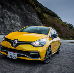 ルノー ルーテシア RS トロフィー