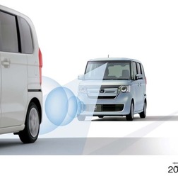 軽自動車として初搭載のホンダセンシングは、ACCや車線維持支援を標準装備
