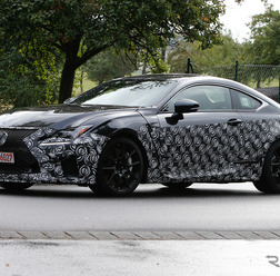 レクサス RC F 高性能モデル スクープ写真