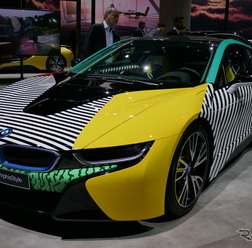 BMW i8 メンフィス・スタイル（フランクフルトモーターショー2017）