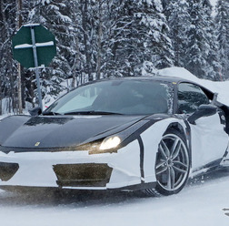 フェラーリ 488GTB 高性能モデルのテスト車両 スクープ写真