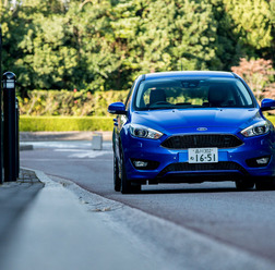 フォード フォーカス Sport+ Ecoboost