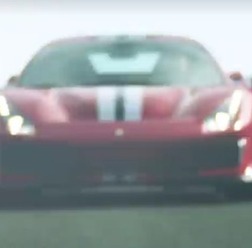フェラーリ 488 の高性能モデルのティザーイメージ