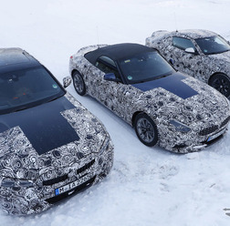手前からBMW 3シリーズ、Z4、そして新型トヨタスープラだ