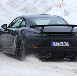 ポルシェ ケイマン GT4 スクープ写真