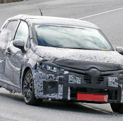 ルノー クリオ(日本名:ルーテシア)次期型スクープ写真