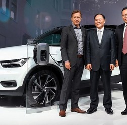 ボルボ XC40 のPHV(北京モーターショー2018)