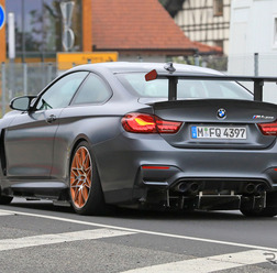 BMW M4 CSL プロトタイプスクープ写真