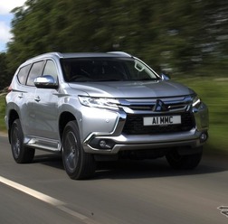三菱パジェロスポーツ新型