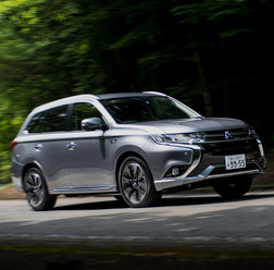 三菱 アウトランダーPHEV