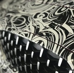 BMWの新型車のティザーイメージ