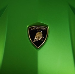 ランボルギーニ アヴェンタドール SVJ のティザーイメージ