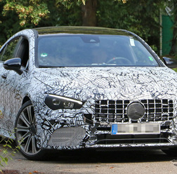 メルセデス AMG CLA50 スクープ写真