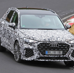 アウディ RS Q3 スクープ写真