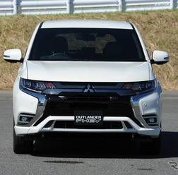 三菱 アウトランダー PHEV(プロトタイプ)