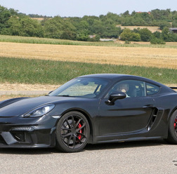 ポルシェ 718ケイマン GT4 市販型 スウープ写真