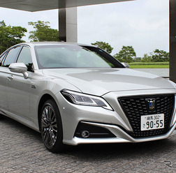 トヨタ クラウン 新型(ハイブリッド Gエグゼクティブ)