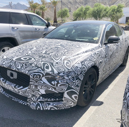 ジャガー XE 改良新型スクープ写真