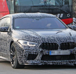 BMW M8 グランクーペ スクープ写真