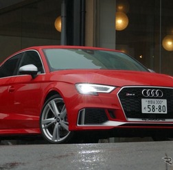 アウディ RS3セダン