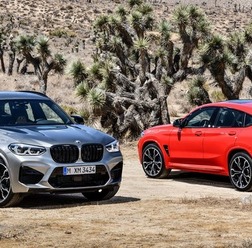 BMW X3M コンペティション(左)とBMW X4M コンペティション(右)